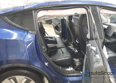 2022 Tesla Model Y Long Range Dual Motor All-Wheel Drive из США, поврежденный, VIN 7SAYGDEE9NA019312